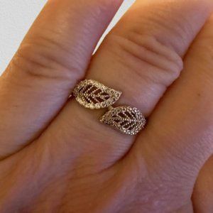 Silver Double Feather Ring  17166  NWT Boutique